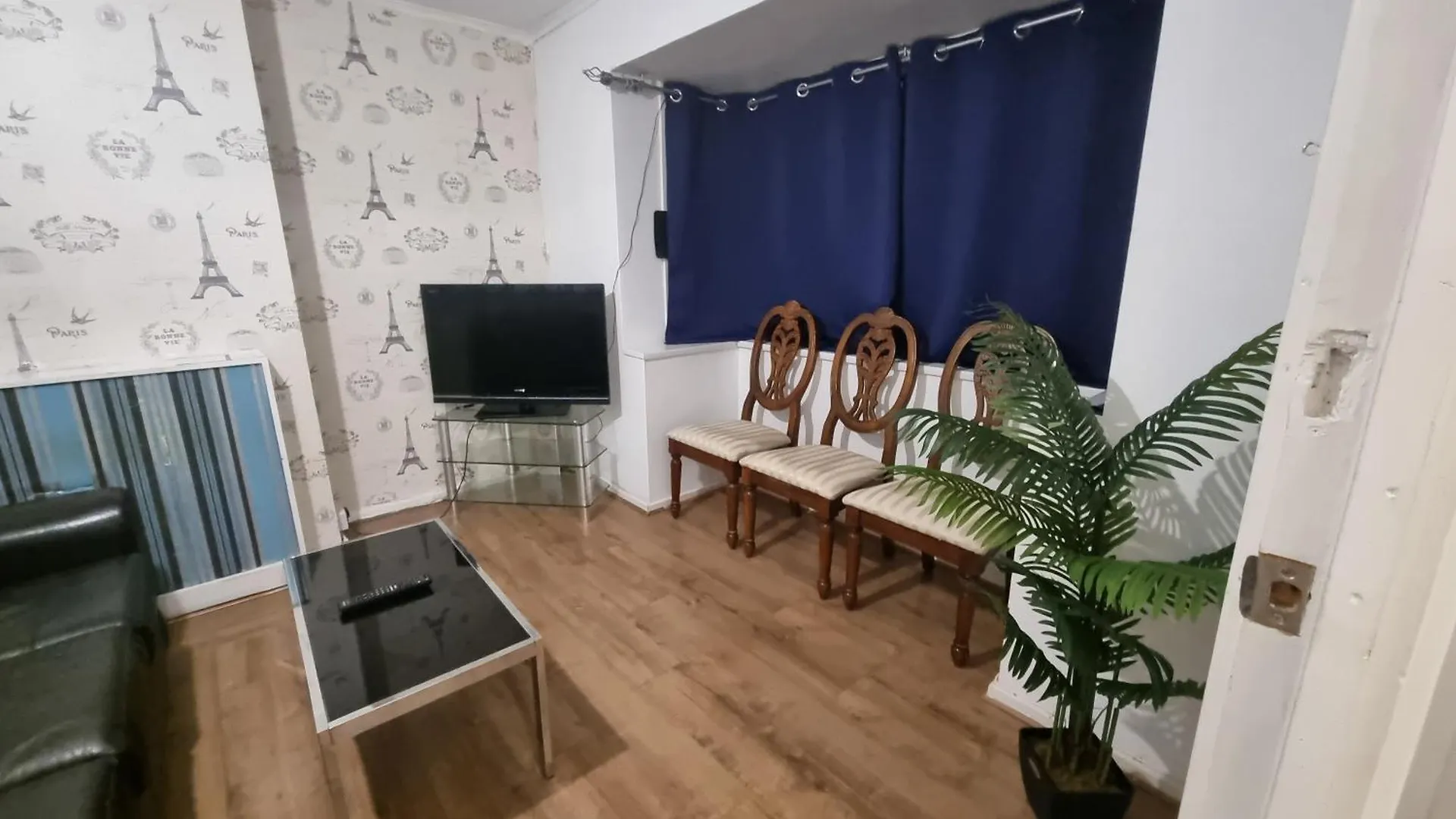 Cheerful 4/5 Bed House - Heathrow Apartment West Drayton  West Drayton (Middlesex)