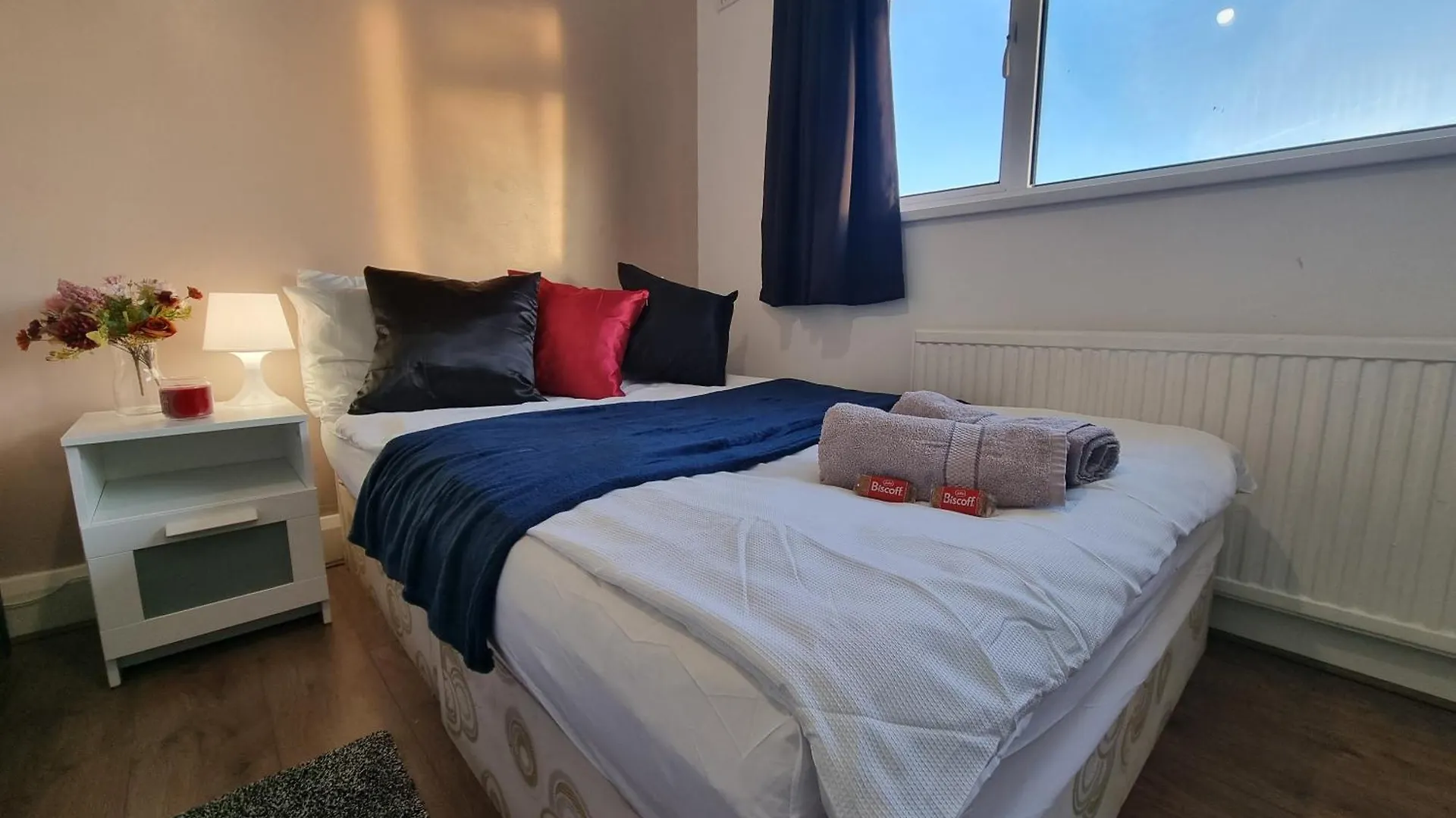 Cheerful 4/5 Bed House - Heathrow Apartment West Drayton  United Kingdom
